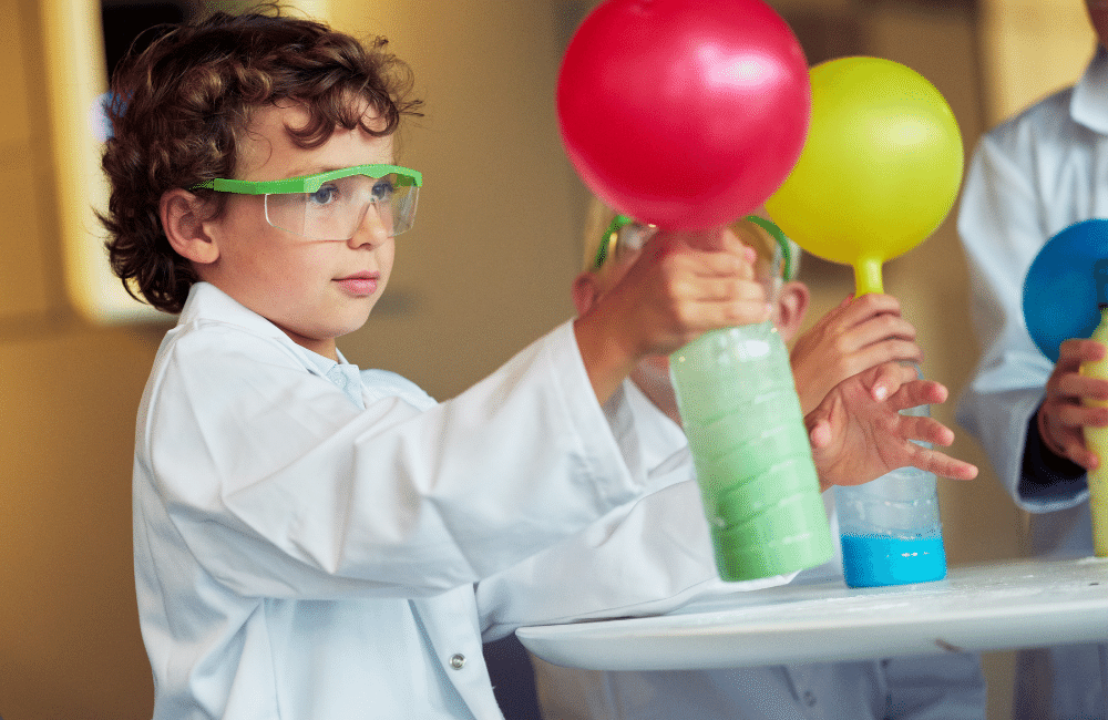 gutt lek læring utstilling engineerium forsker barnehage ballong